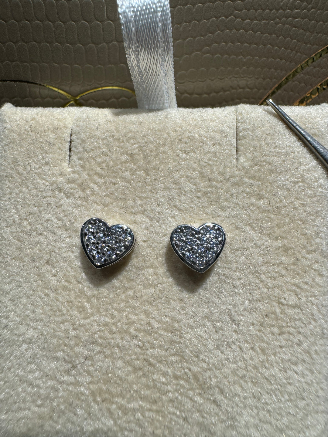 Orecchini cuore pavè oro