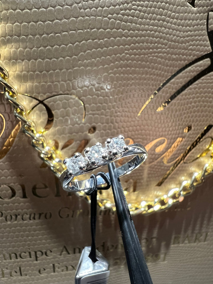Anello trilogy diamante 0.24
