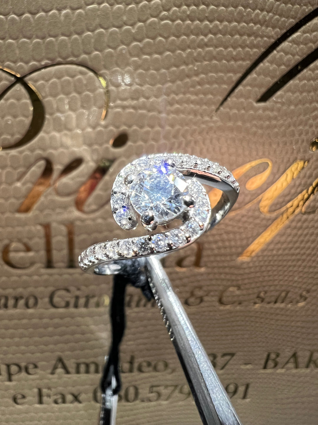 Anello abbraccio oro