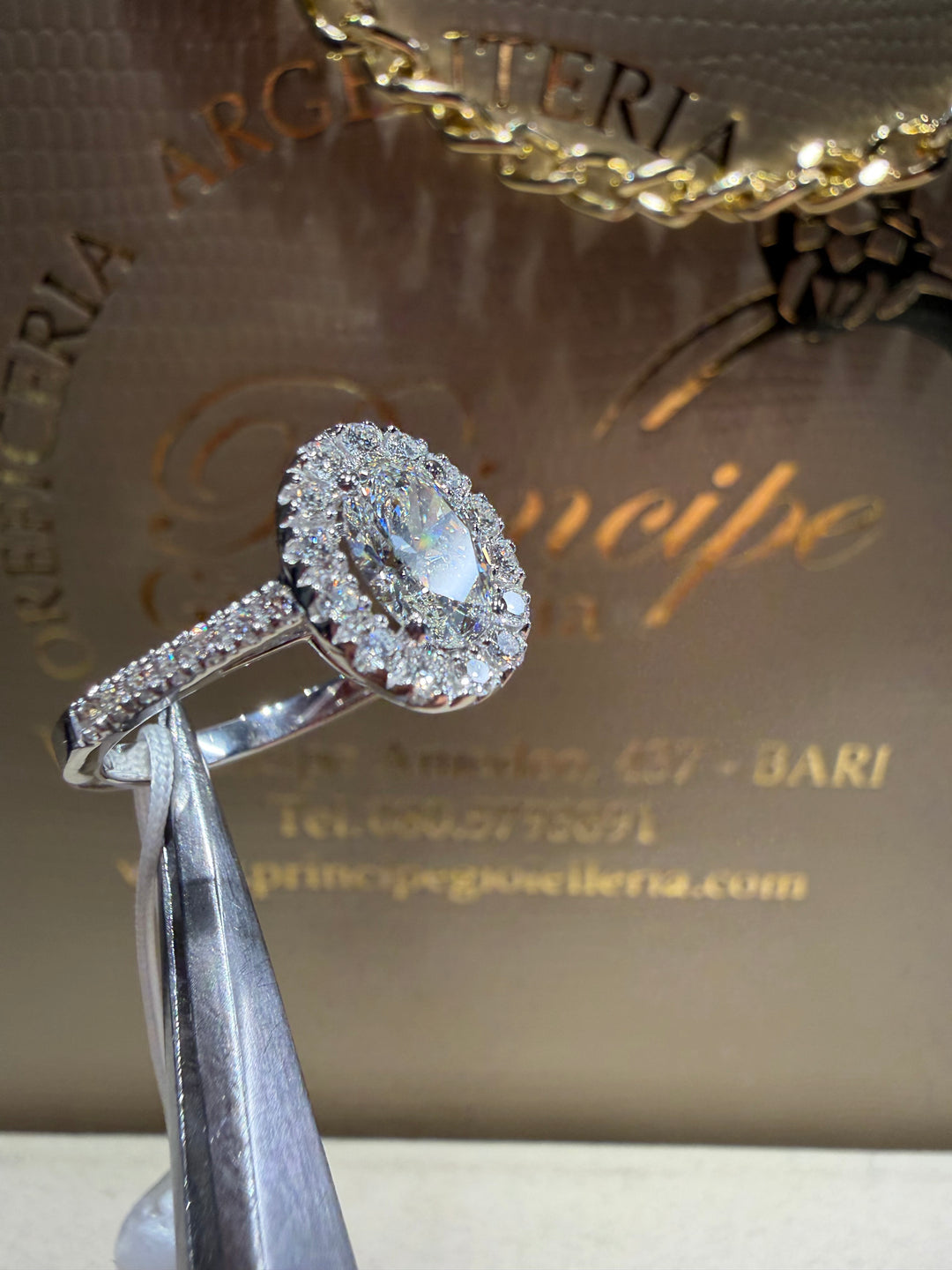 Anello Solitario ovale Visconti