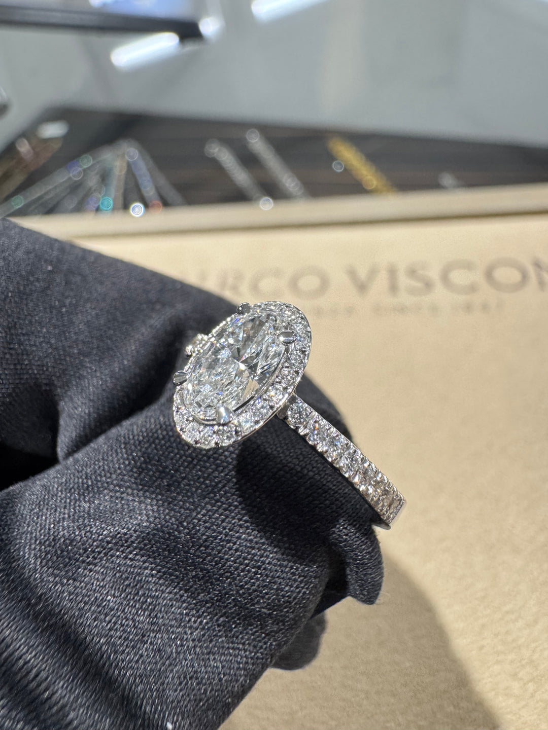 Anello solitario ovale 0.98ct