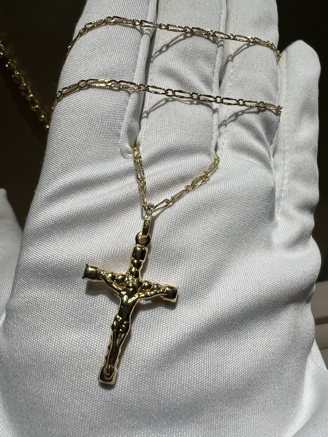 Collana con croce oro