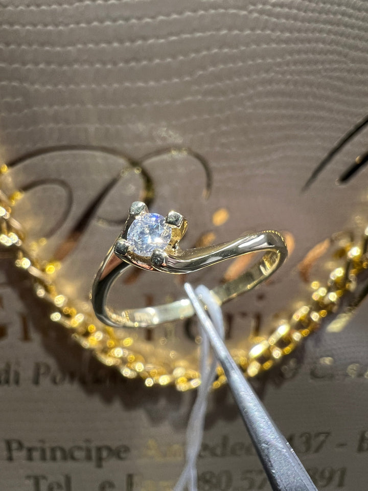 Anello solitario in oro giallo 18kt Comete