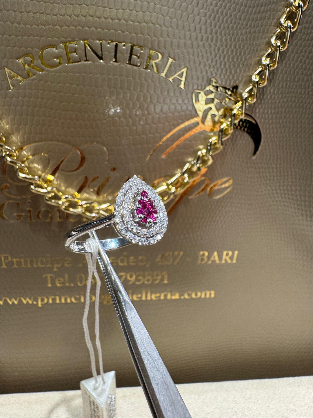Anello Comete goccia Rubino