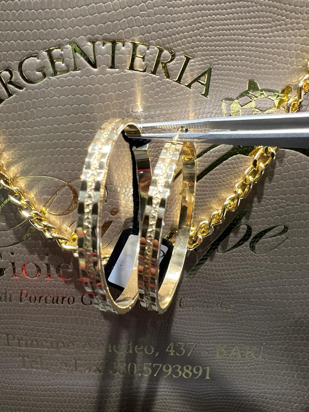 Orecchini cerchione oro lavorato