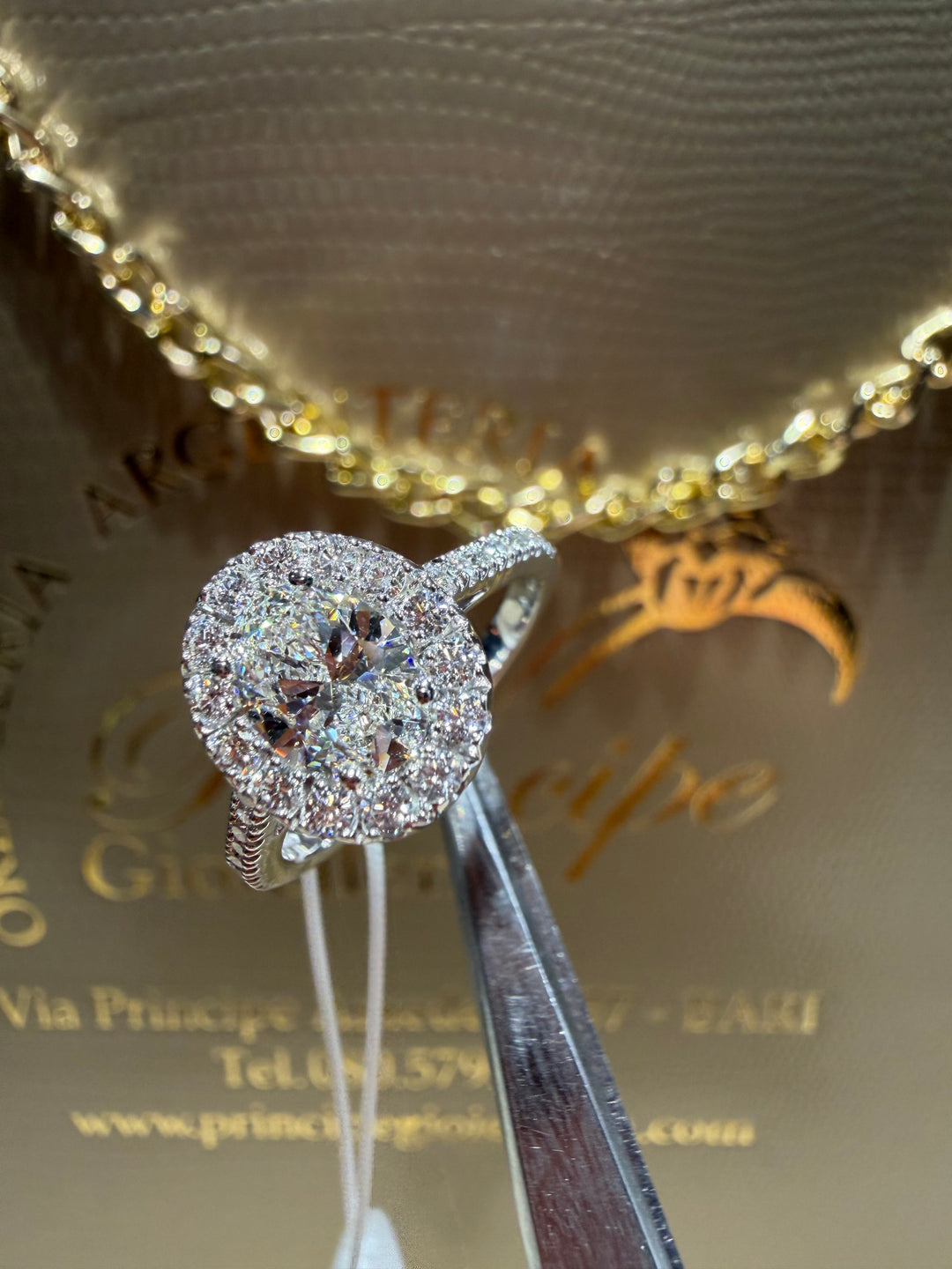 Anello Solitario ovale Visconti