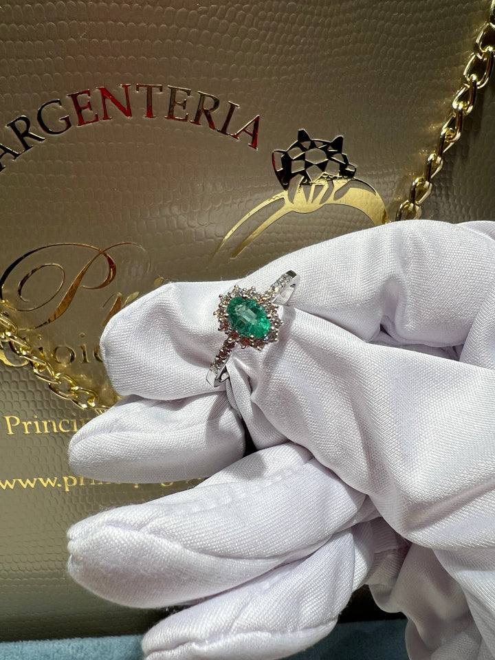 Anello smeraldo e diamanti 0.41 Ct