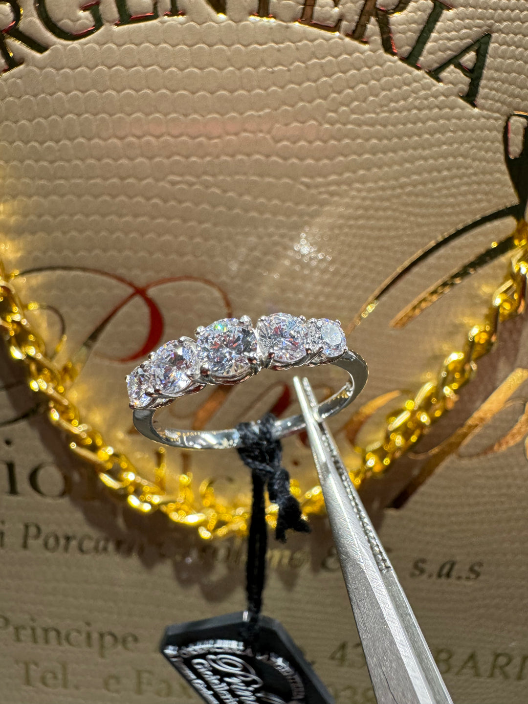 Anello veretta 5 pietre degradè