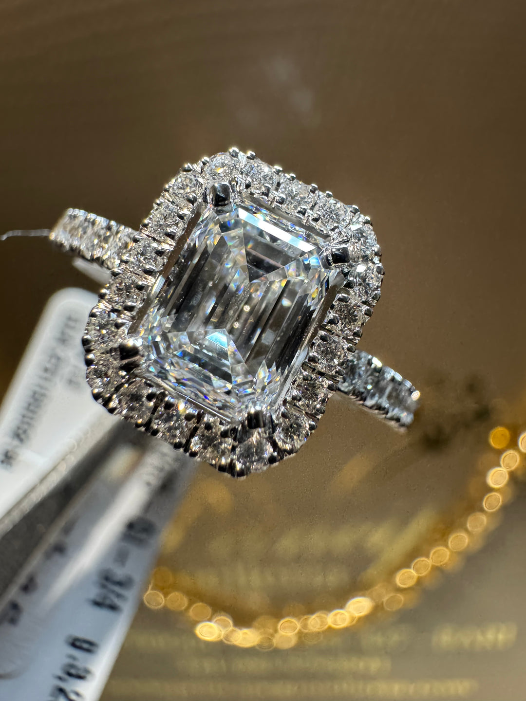 Anello solitario taglio smeraldo Crivelli