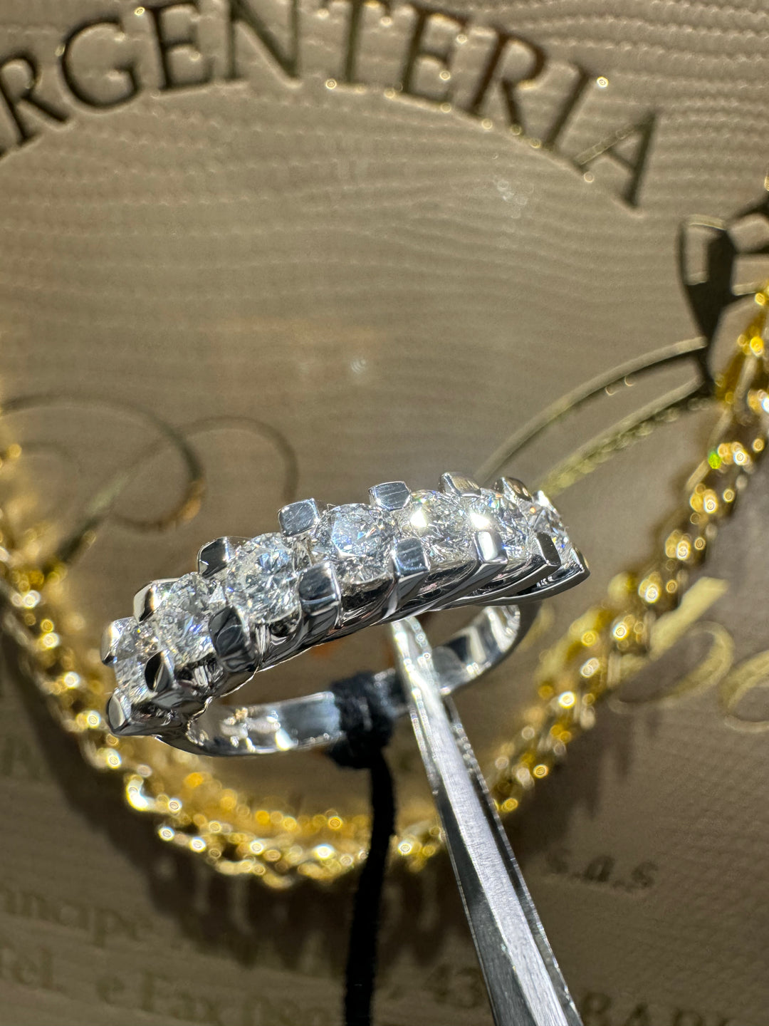 Anello veretta 7 pietre