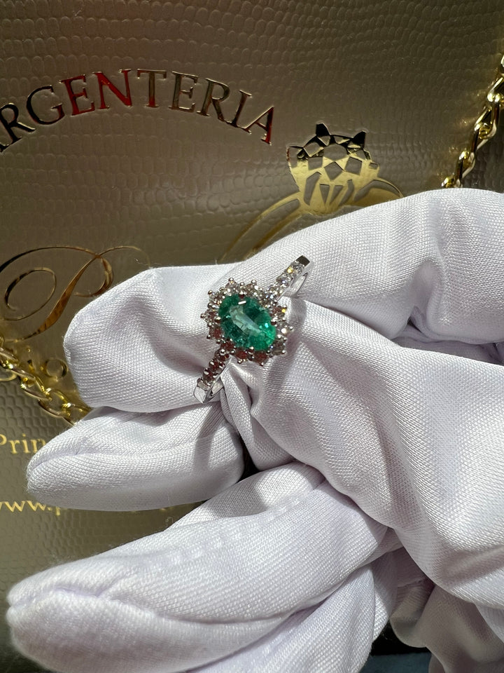 Anello smeraldo e diamanti 0.41 Ct