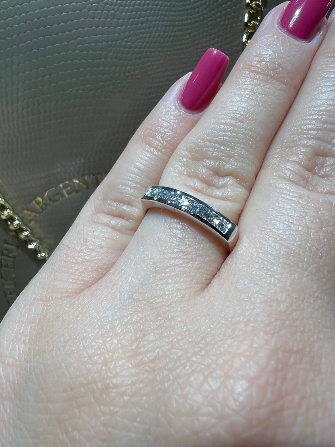 Anello veretta diamanti carré Visconti