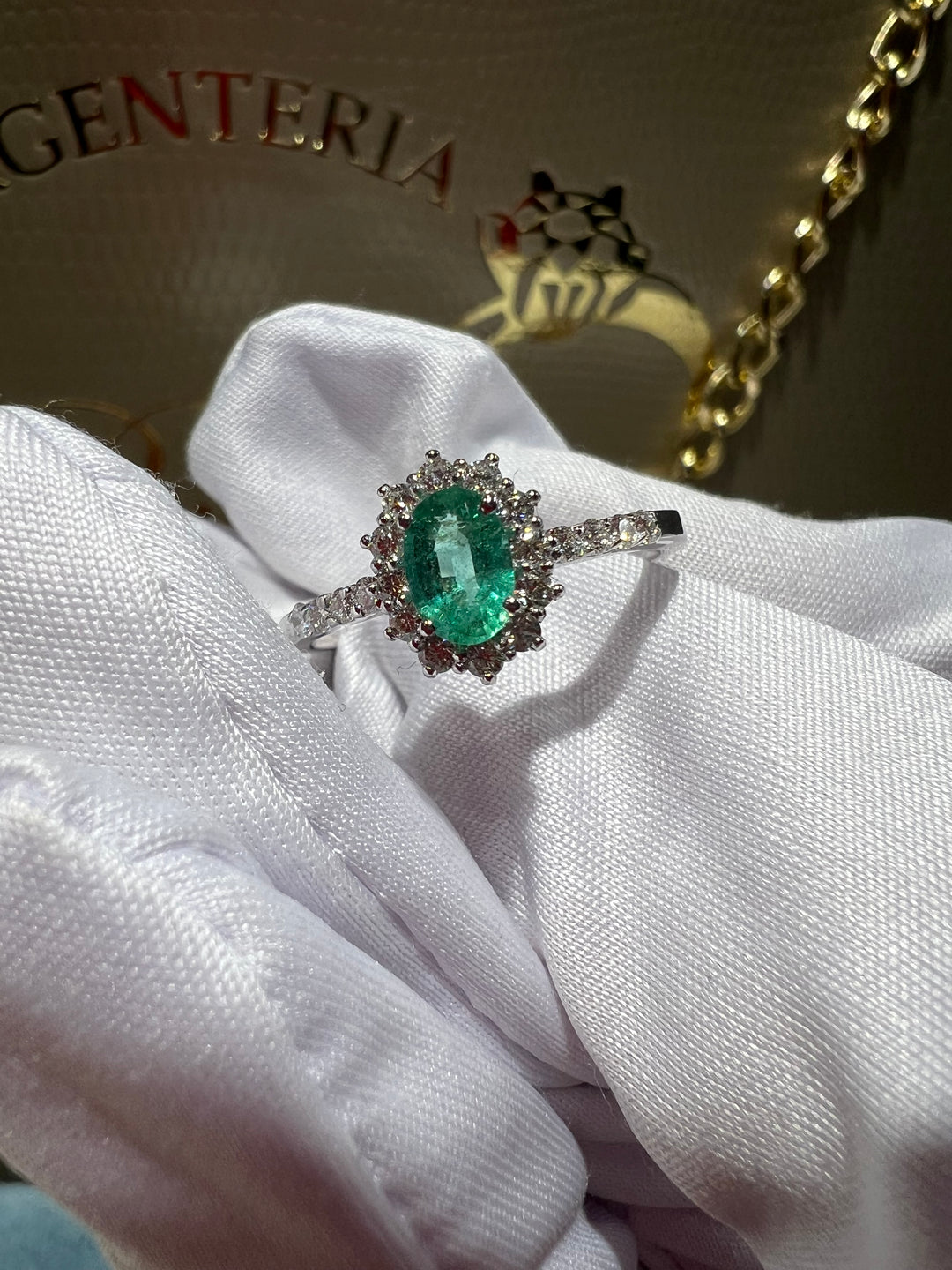 Anello smeraldo e diamanti 0.41 Ct