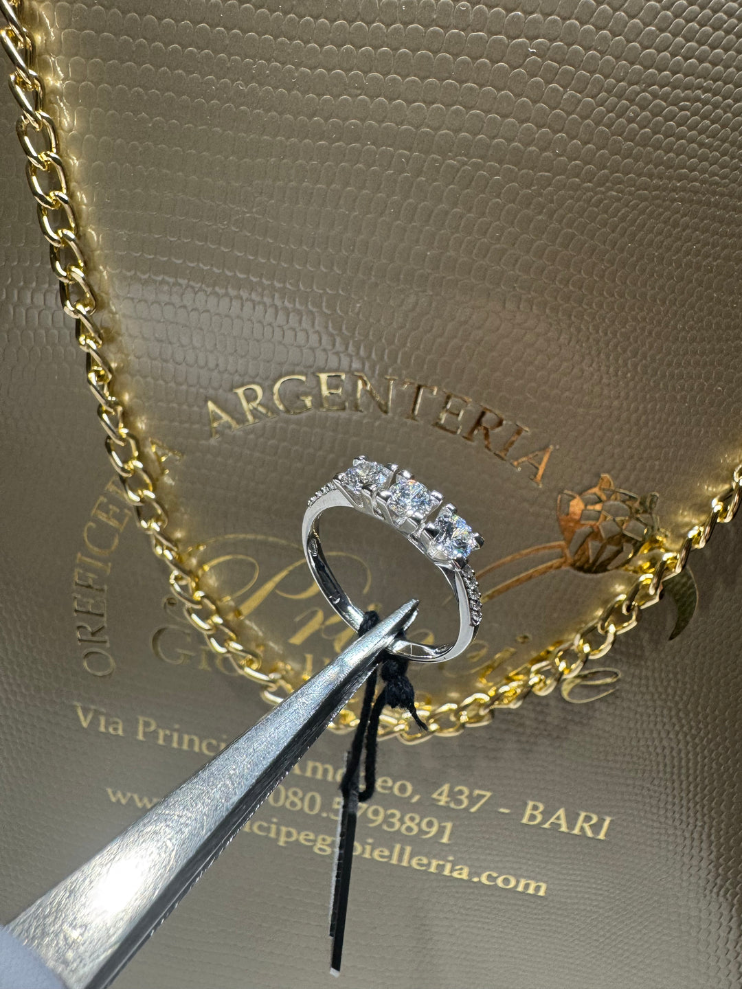 Anello trilogy oro 18kt