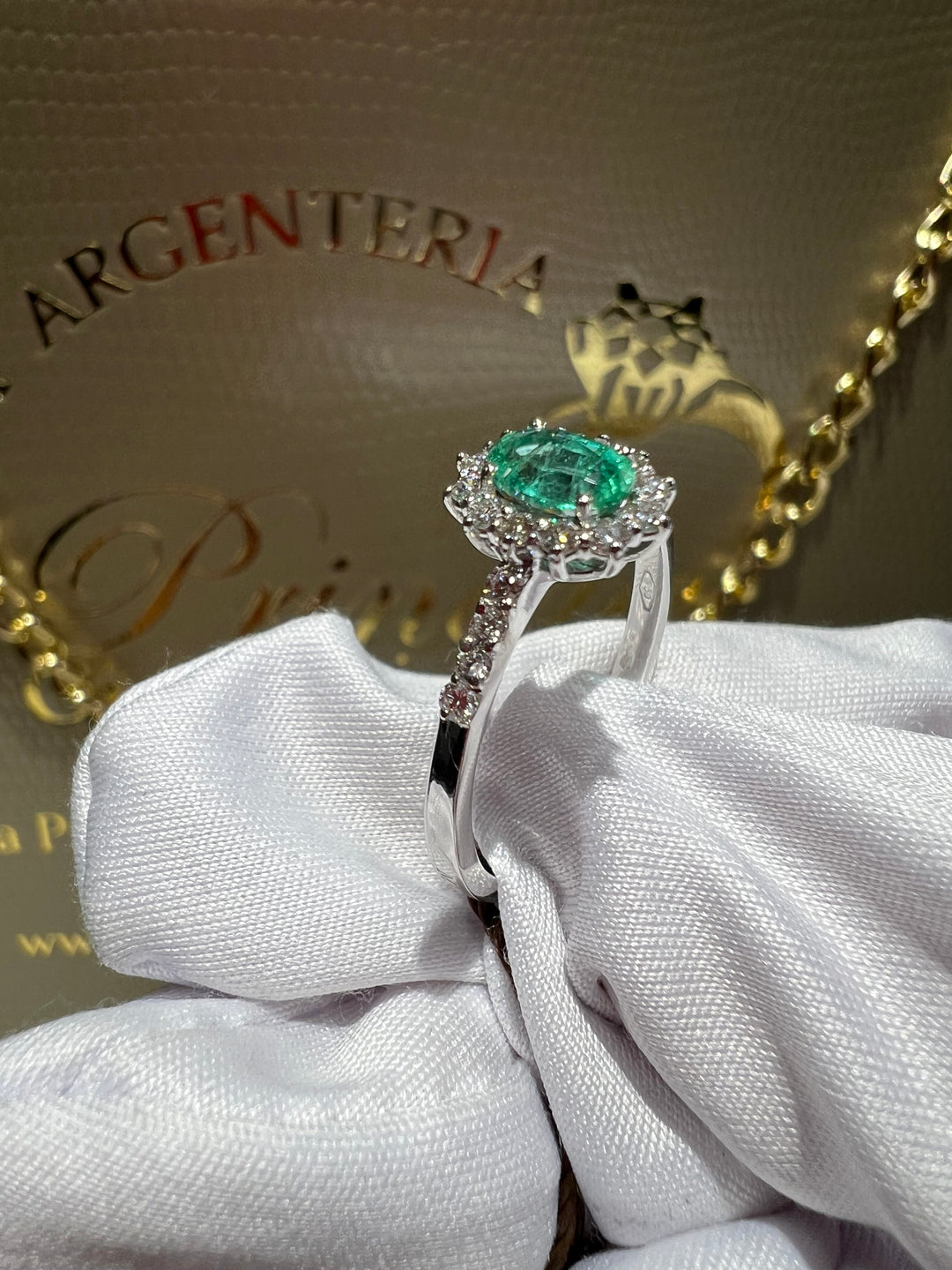 Anello smeraldo e diamanti 0.41 Ct