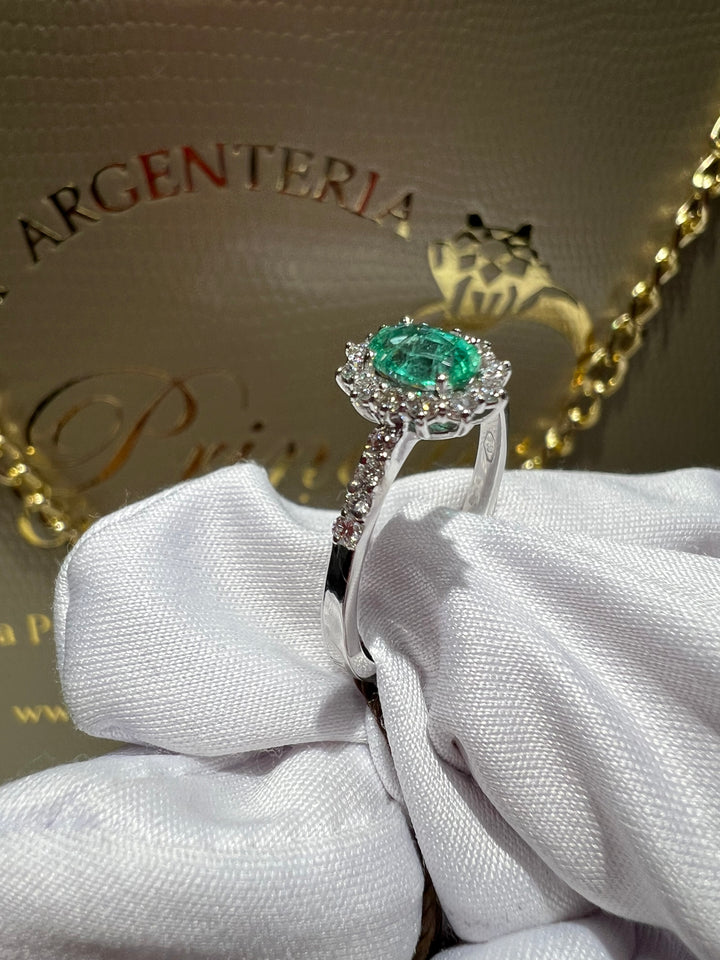 Anello smeraldo e diamanti 0.41 Ct