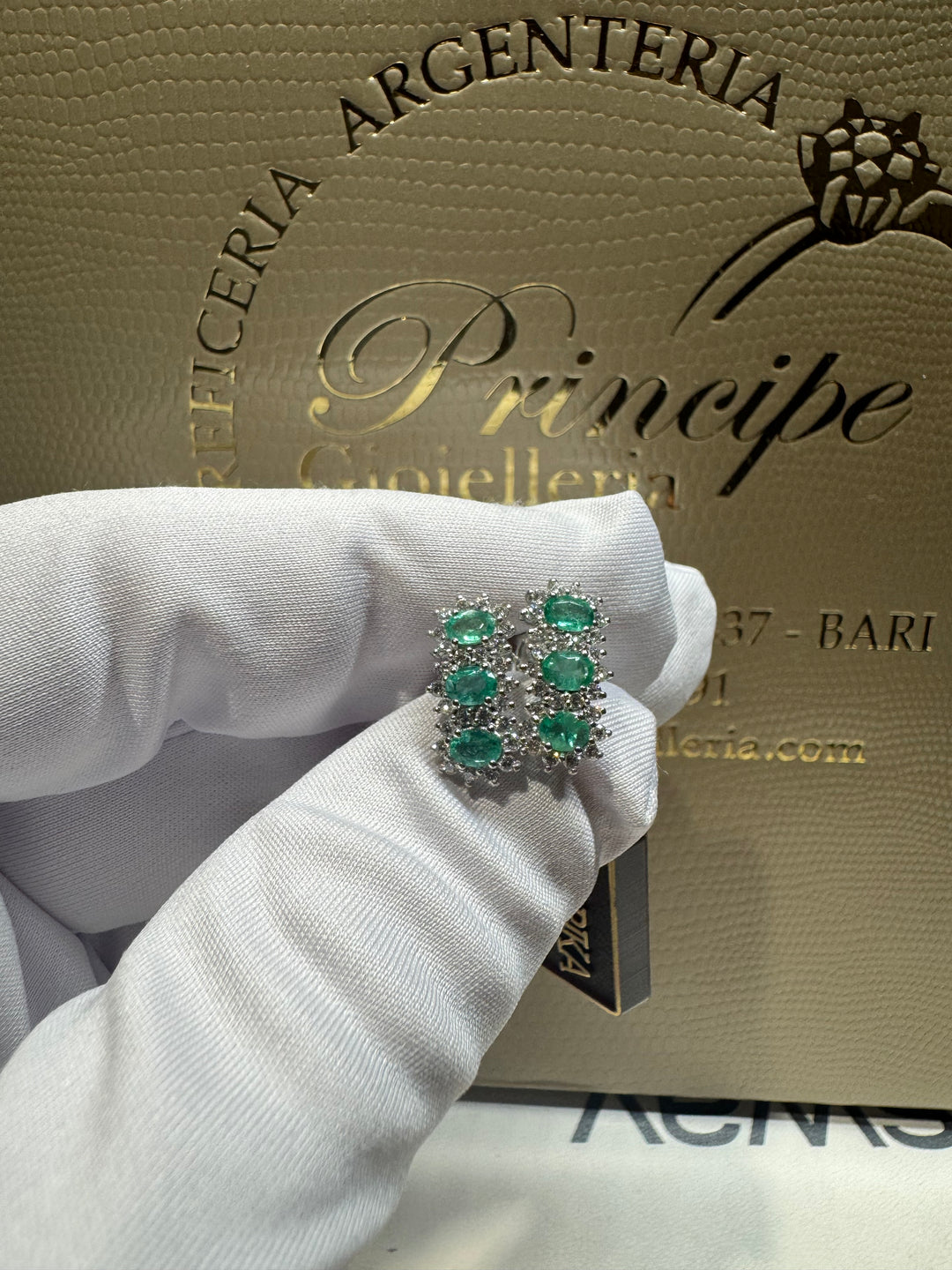 Orecchini trilogy margherita con smeraldi