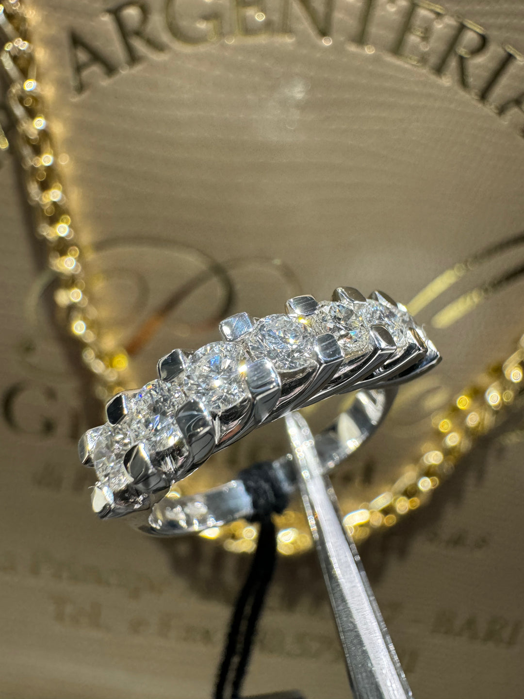 Anello veretta 7 pietre