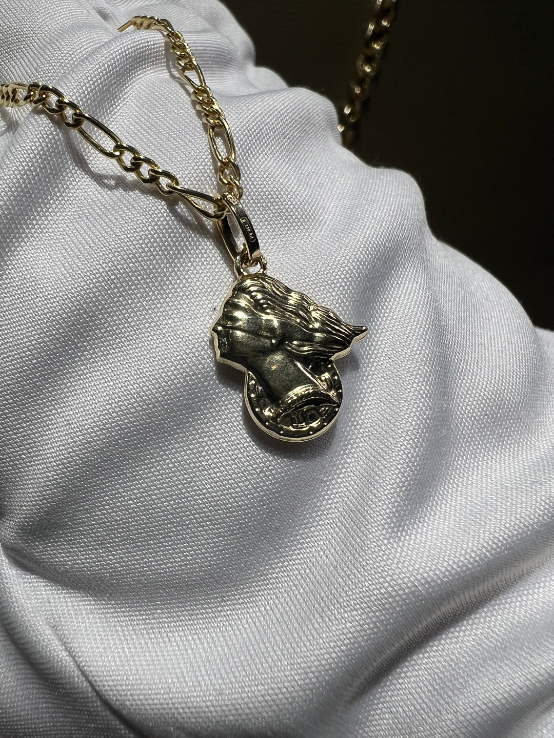 Collana dea bendata portafortuna oro