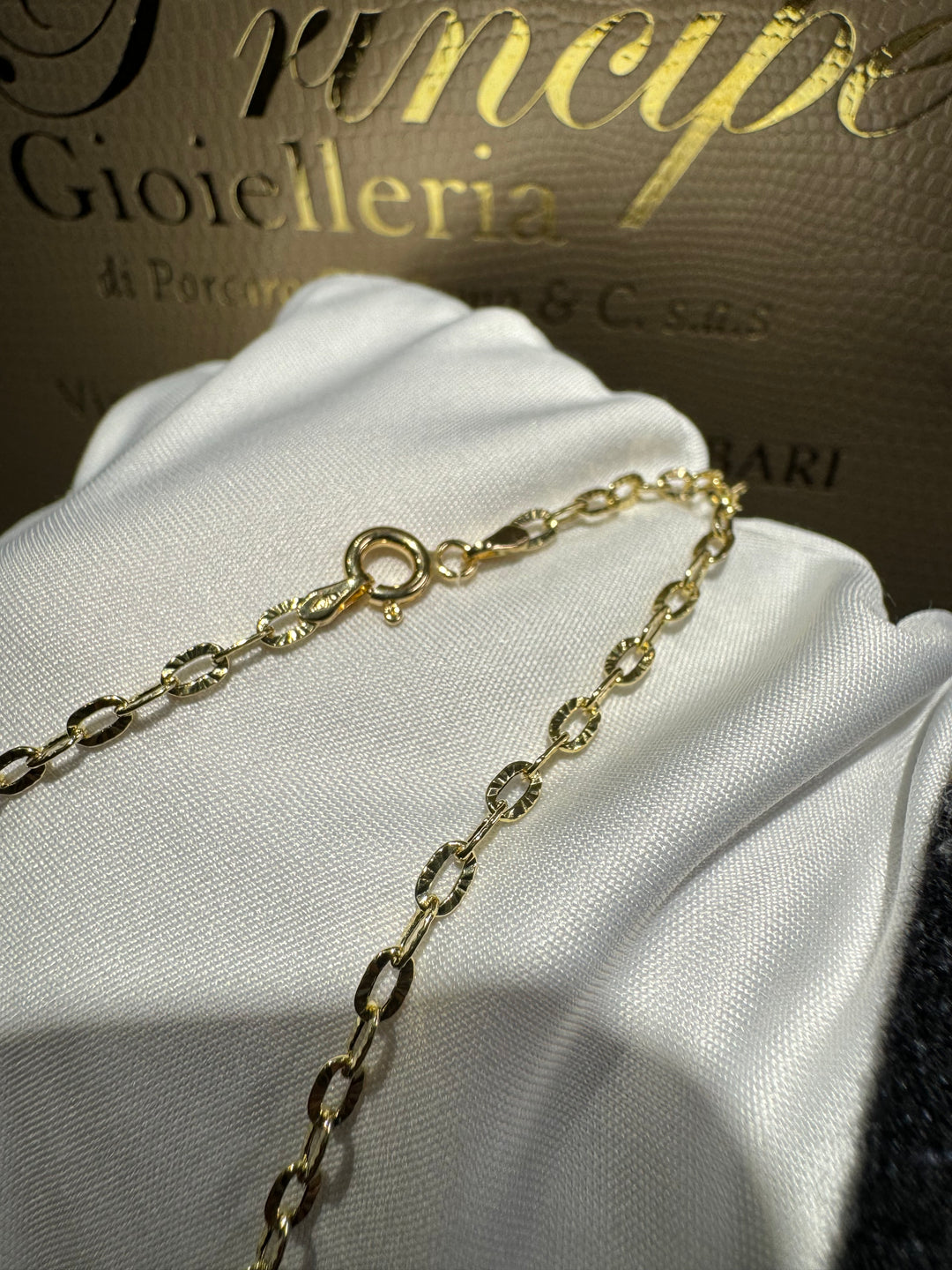 Collana con croce oro