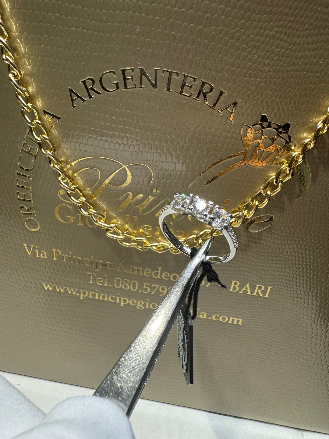 Anello trilogy oro 18kt