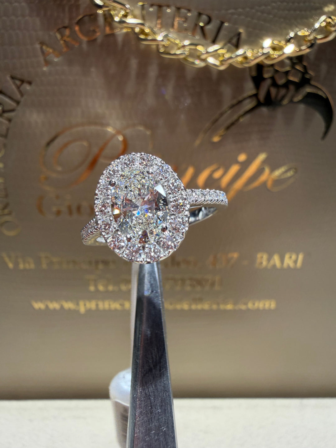 Anello Solitario ovale Visconti