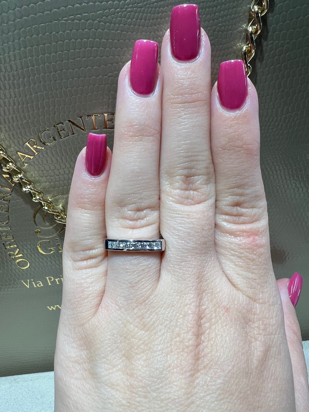 Anello veretta diamanti carré Visconti
