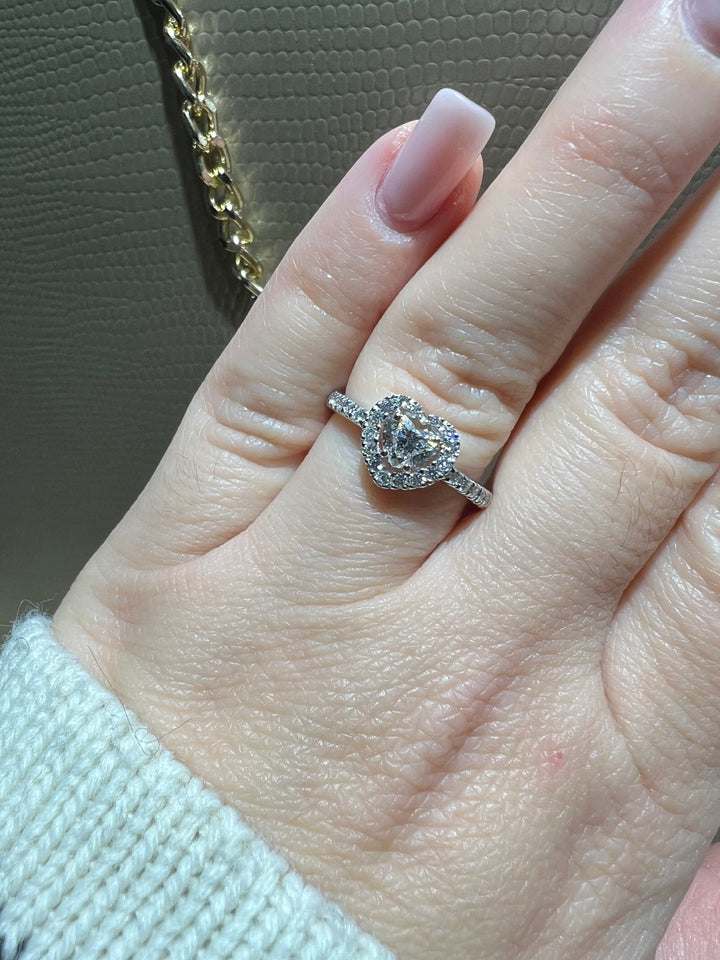 Anello taglio cuore diamanti Comete 0.63 HEART BRILLIANT