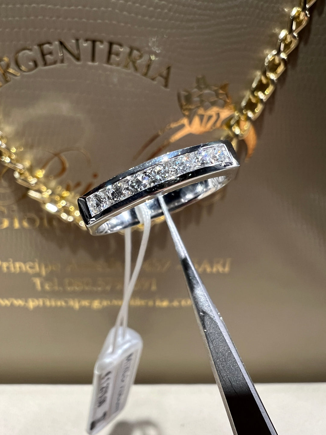 Anello veretta diamanti carré Visconti