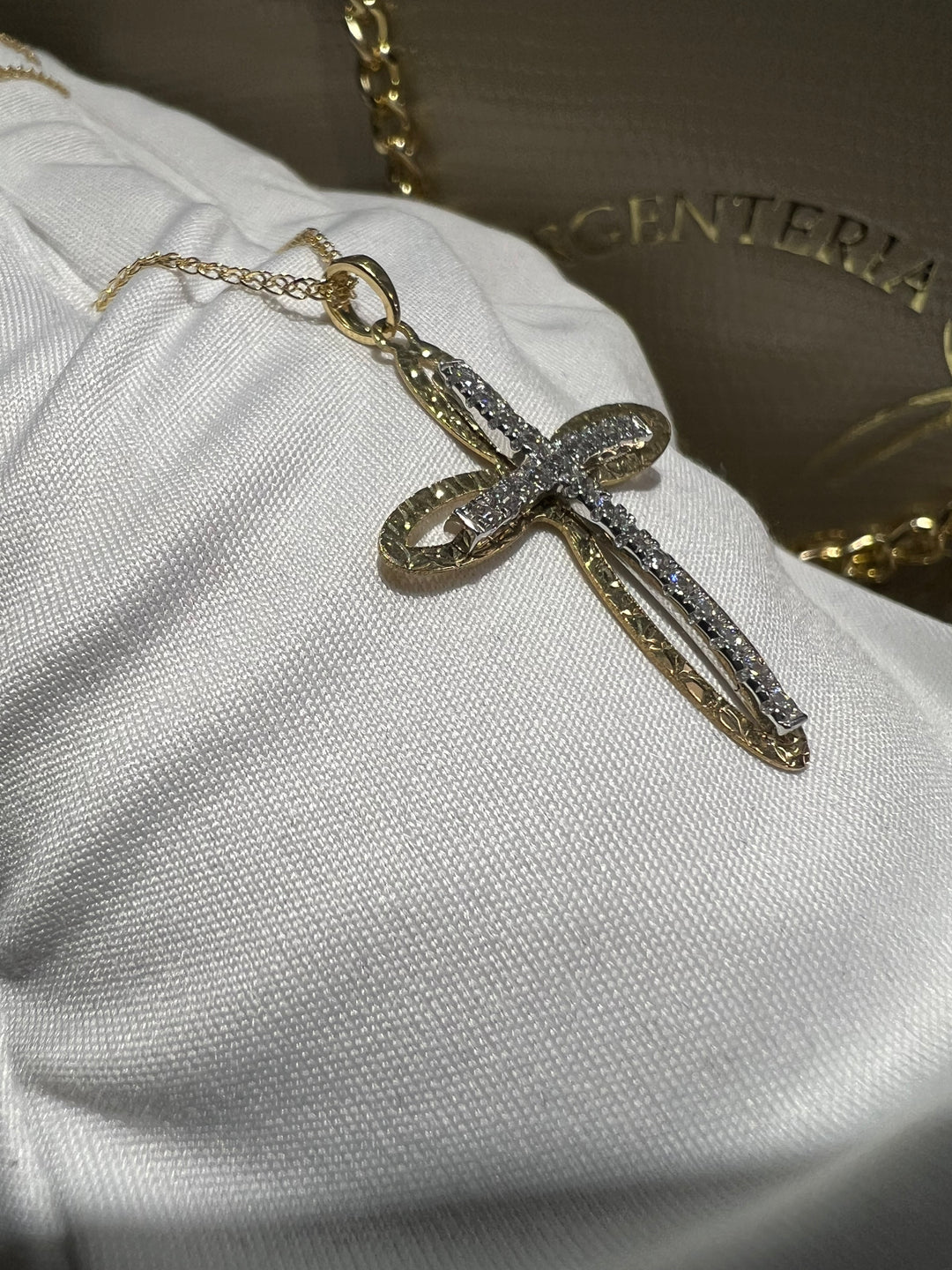 Collana croce con pietre oro