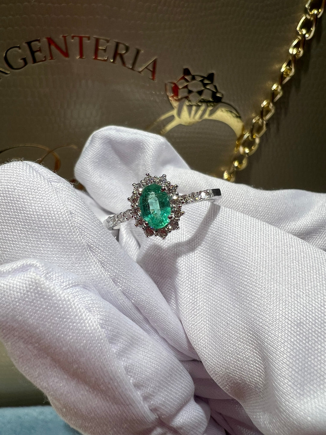 Anello smeraldo e diamanti 0.41 Ct
