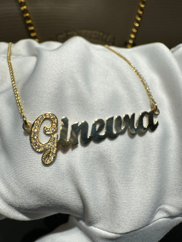 Collana “Name” iniziale diamanti