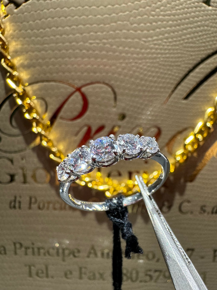 Anello veretta 5 pietre degradè
