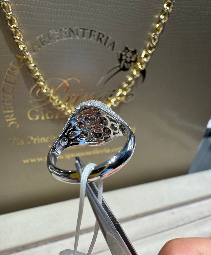 Anello a scudo pavè Visconti