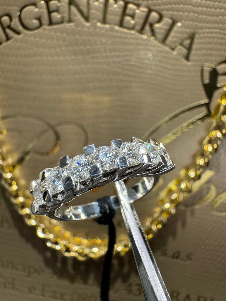 Anello veretta 7 pietre