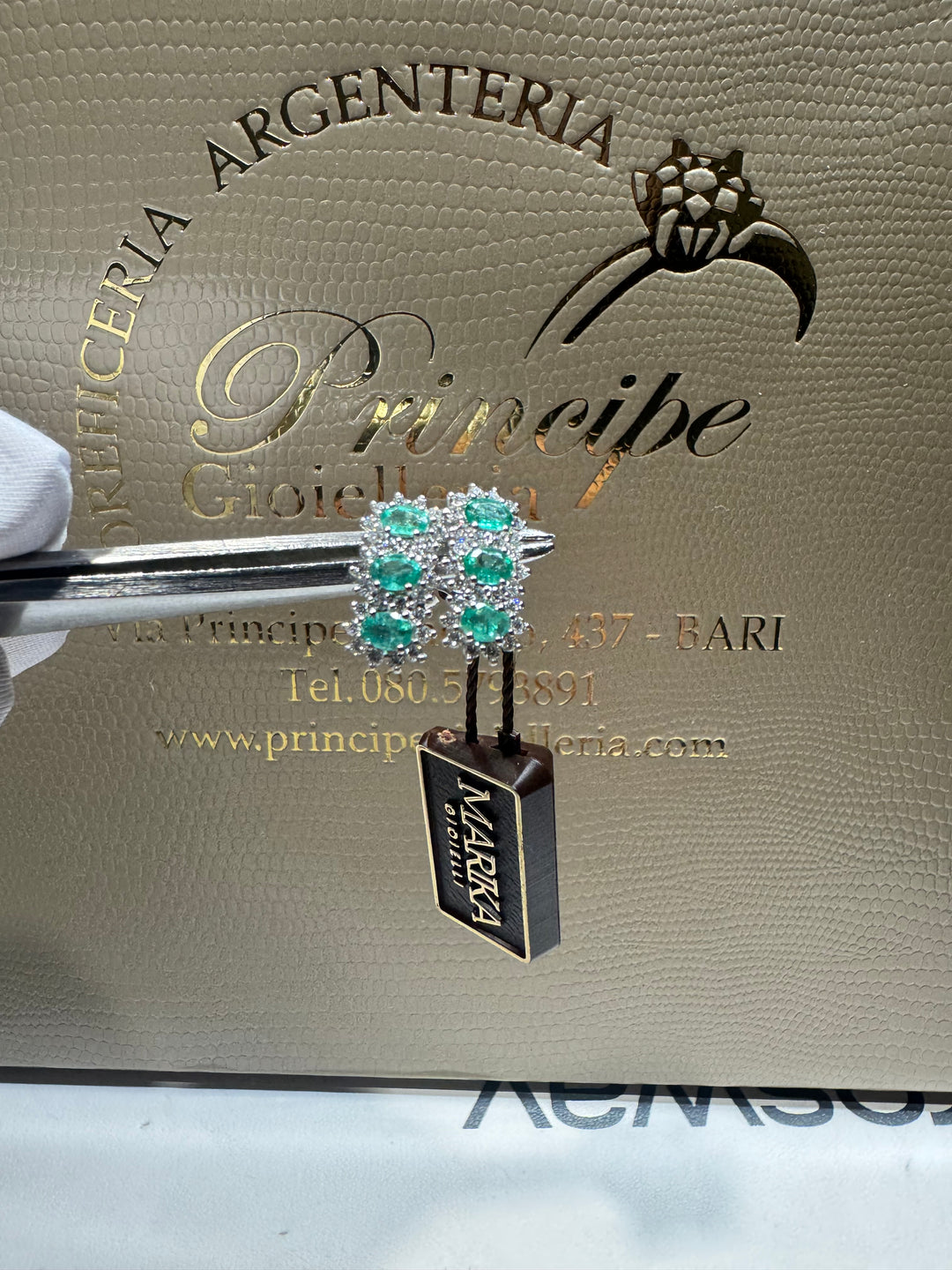 Orecchini trilogy margherita con smeraldi