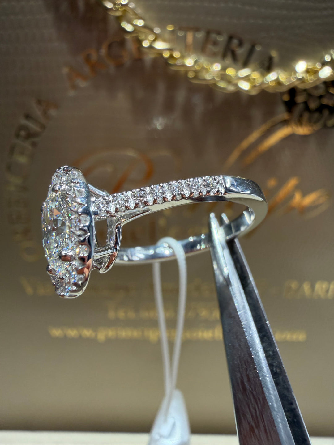 Anello Solitario ovale Visconti