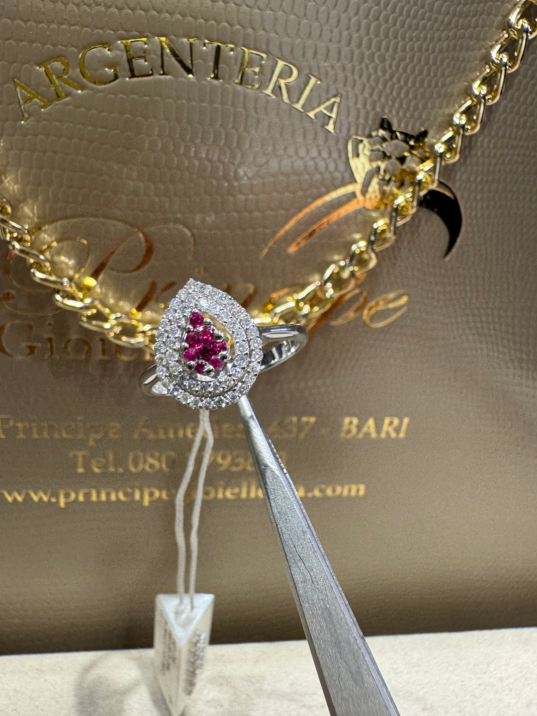 Anello Comete goccia Rubino