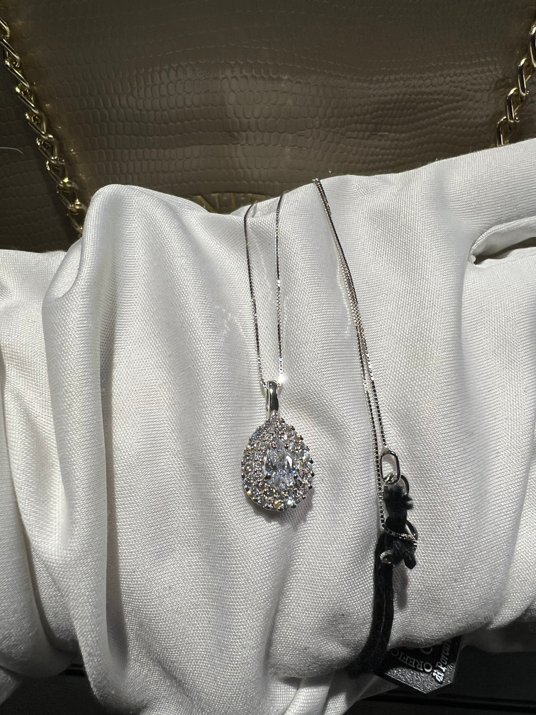 Collana goccia oro doppio giro