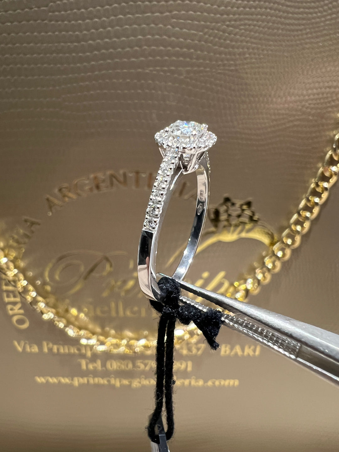 Anello solitario special diamanti