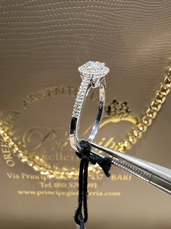 Anello solitario special diamanti