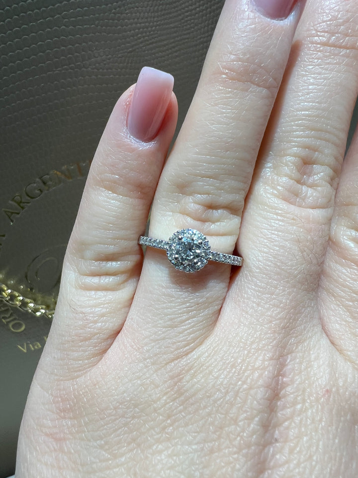 Anello solitario special diamanti