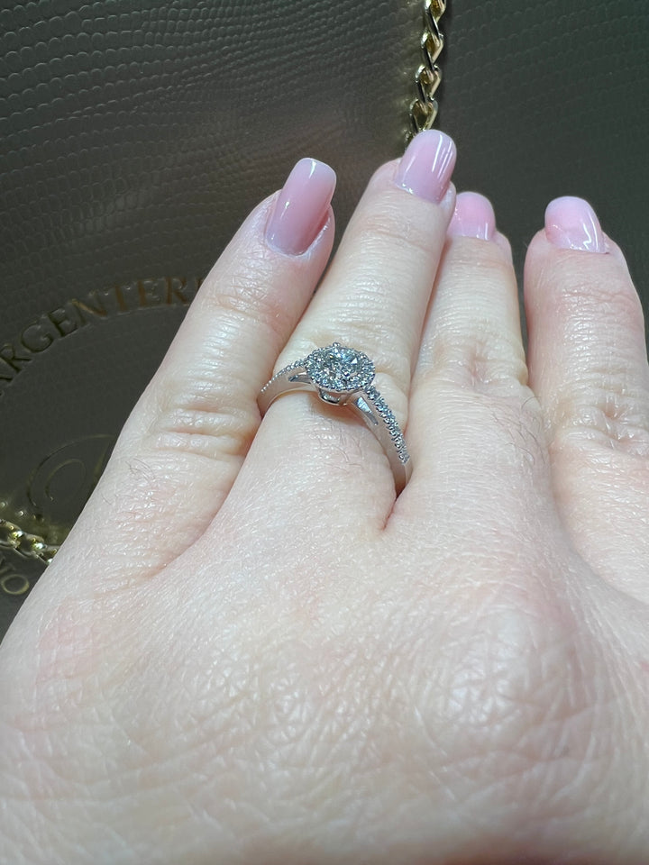 Anello solitario special diamanti