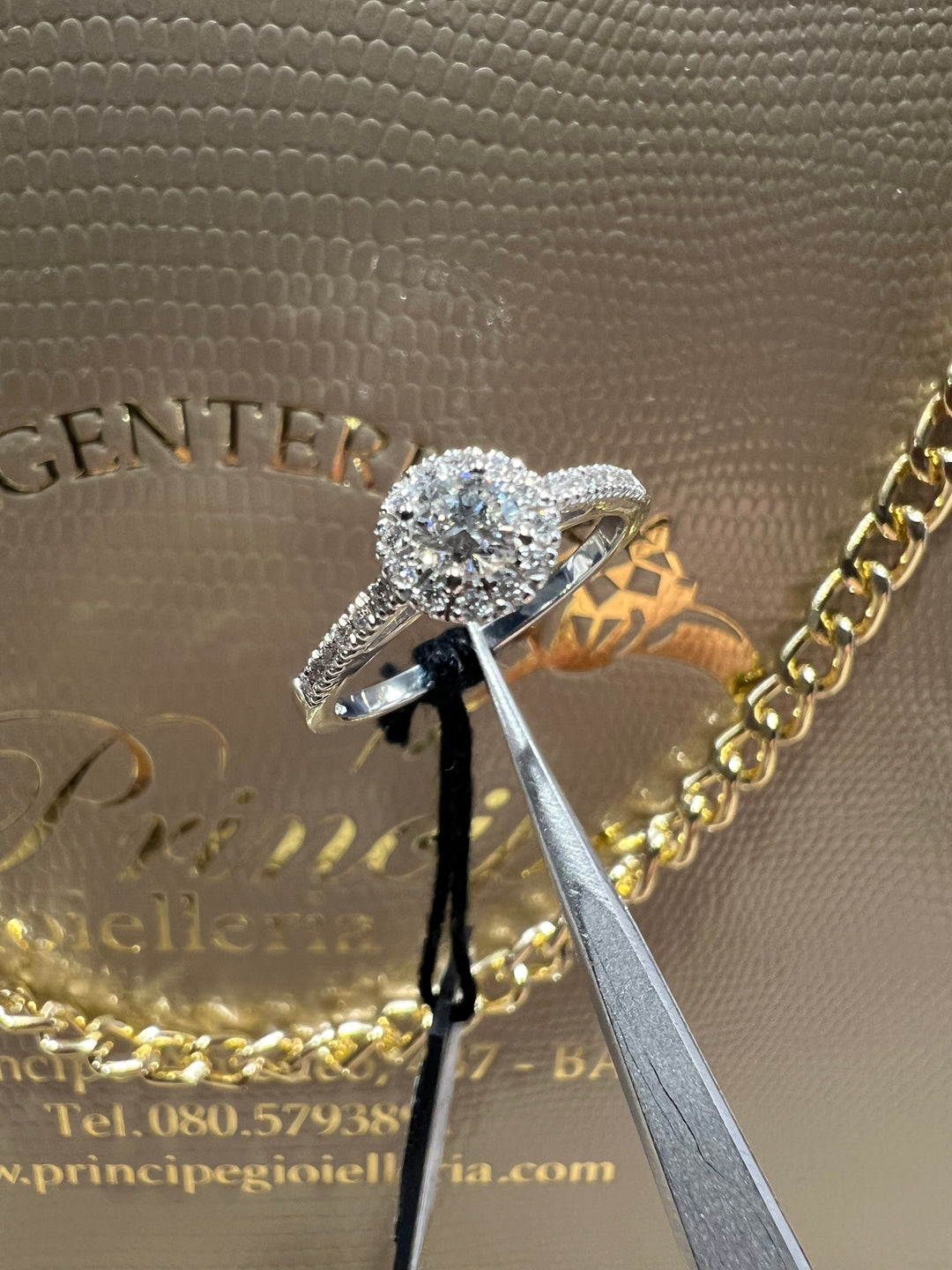 Anello solitario special diamanti