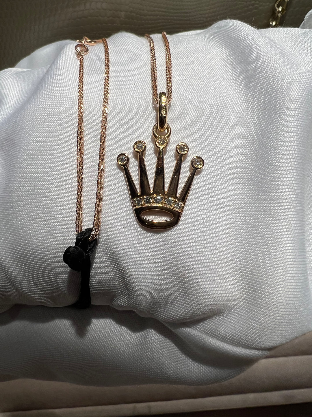 Collana corona con diamanti