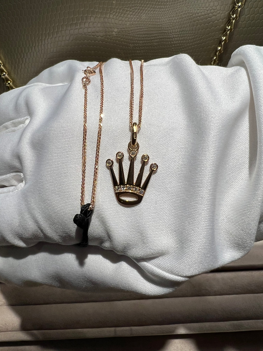 Collana corona con diamanti