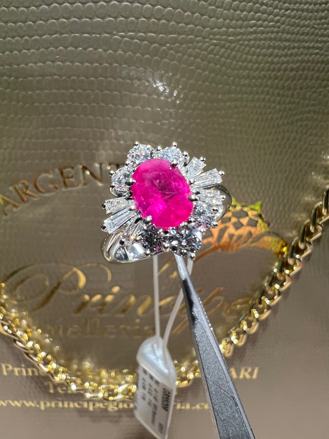 Anello Margherita rubino con baguette