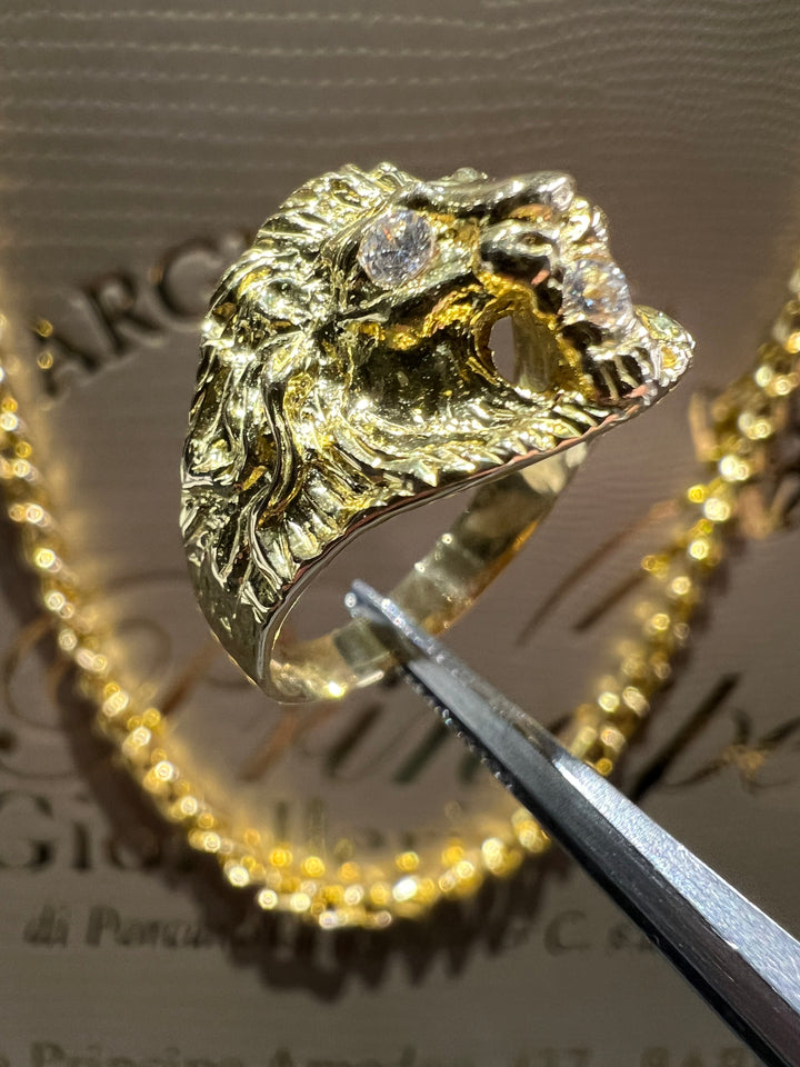 Anello leone con pietre