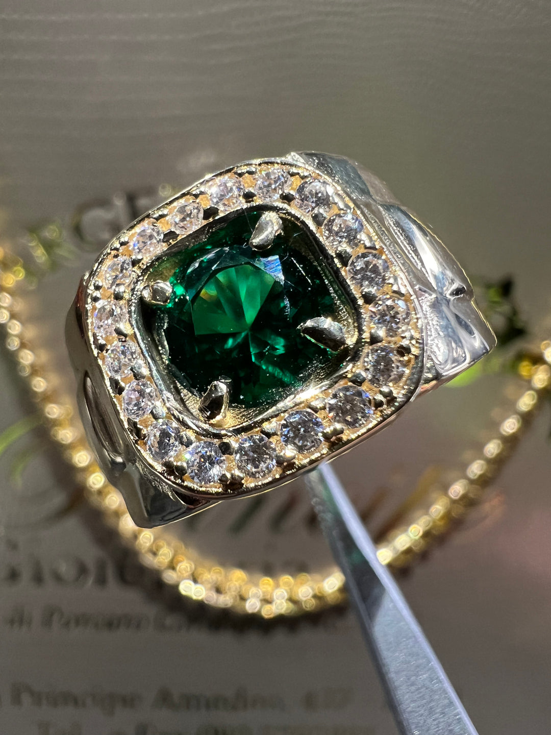 Anello uomo pietra verde oro