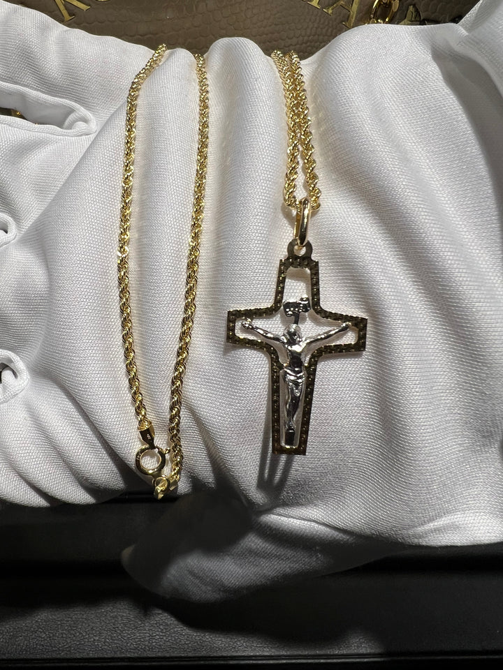 Collana croce bicolore con Cristo a rilievo